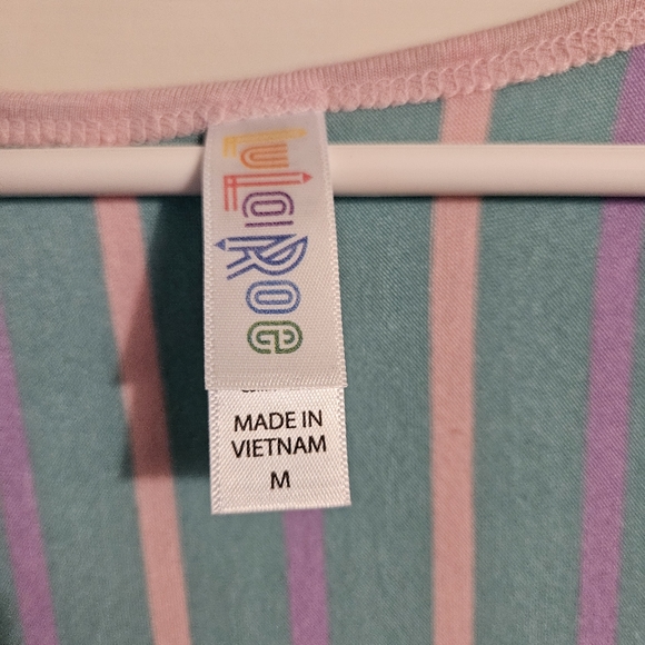 LuLaRue woman's tunic top - Picture 4 of 5